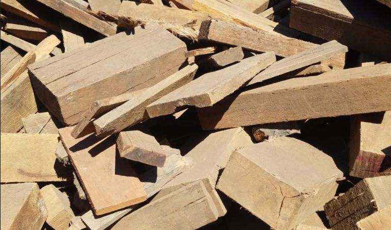 Où trouver du Bois de Récupération et des Chutes?